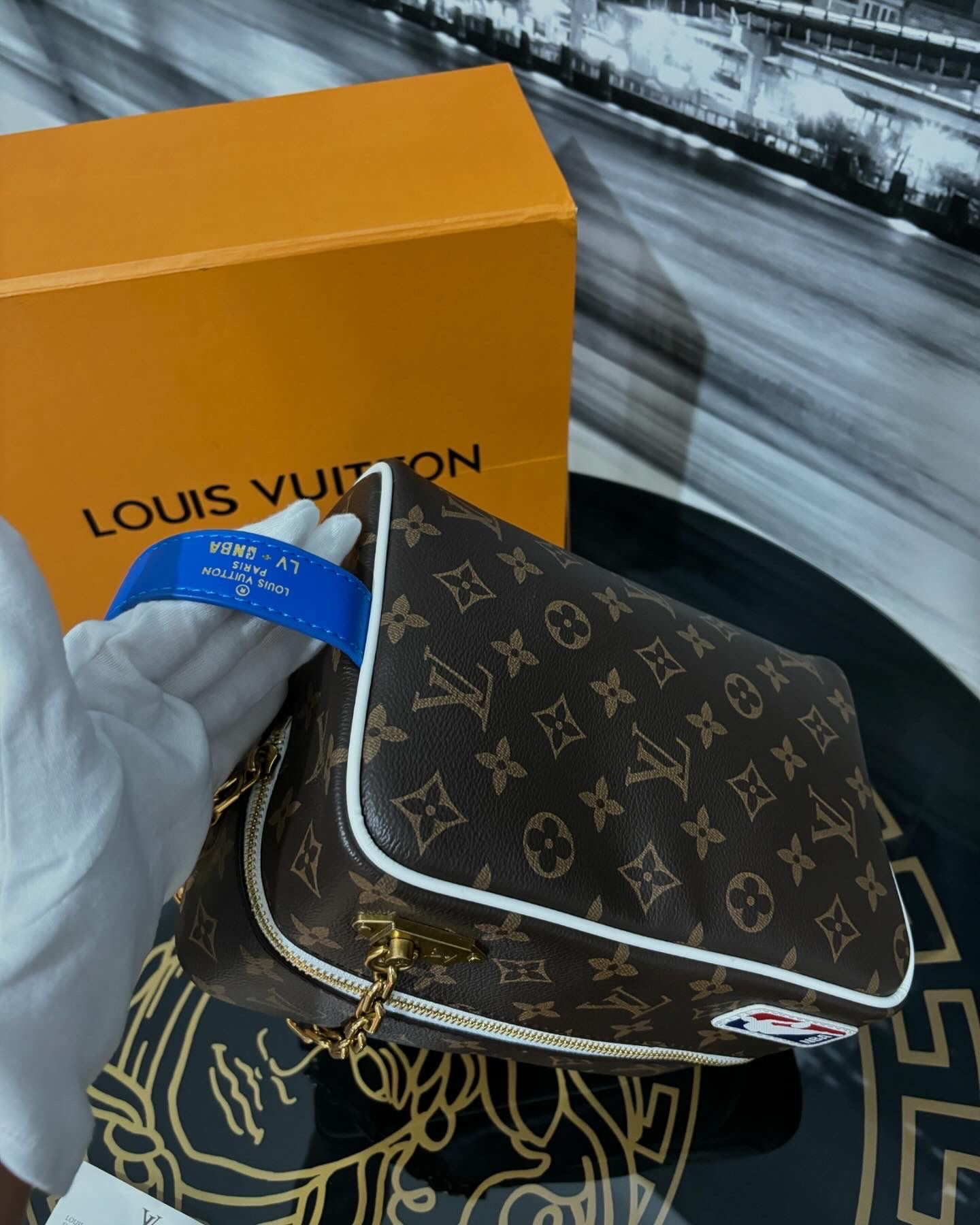 Borsello Louis Vuitton X NBA Cloakroom Dopp kit monogram